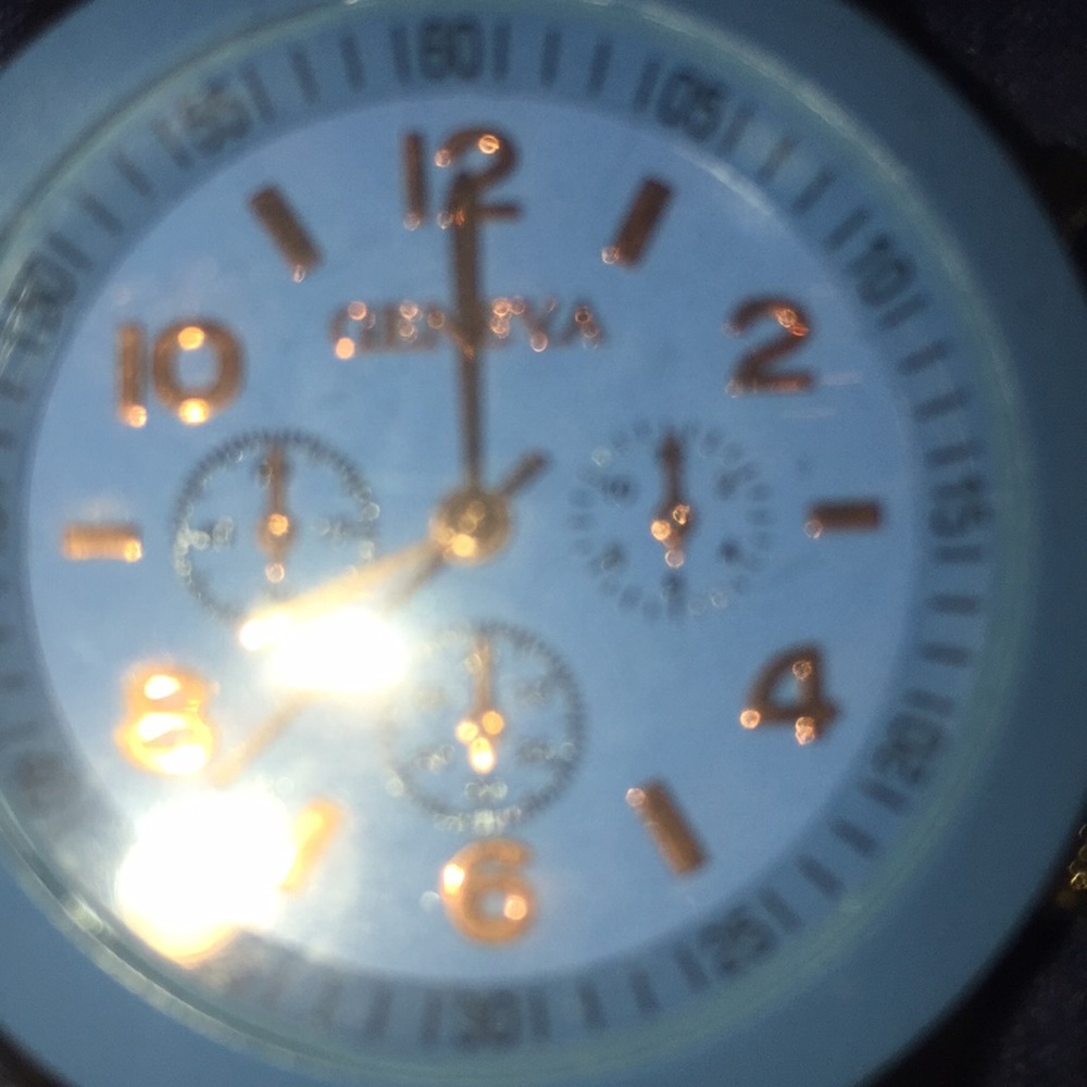 Watch - Picture 3 of 3